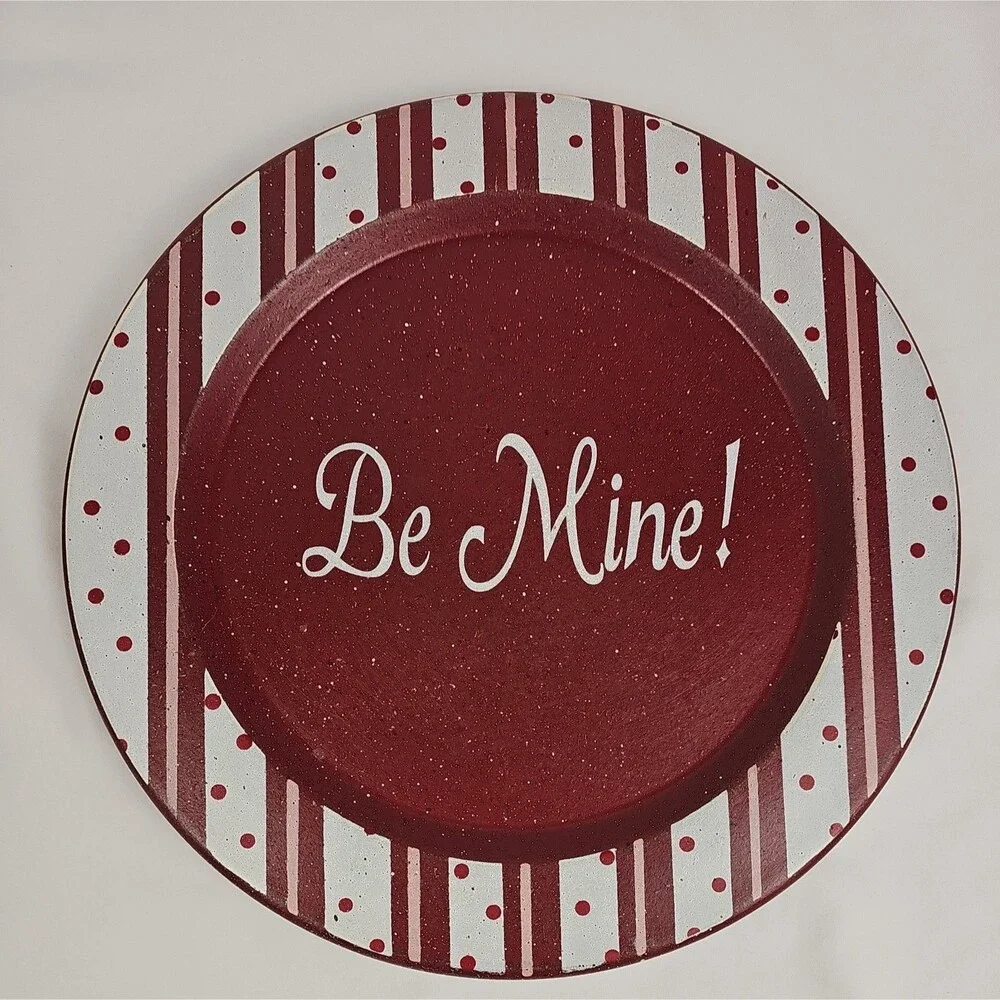 Adams & Co Valentine Decorative Plates Set of 2 Be Mine XOXO Hugs Kisses